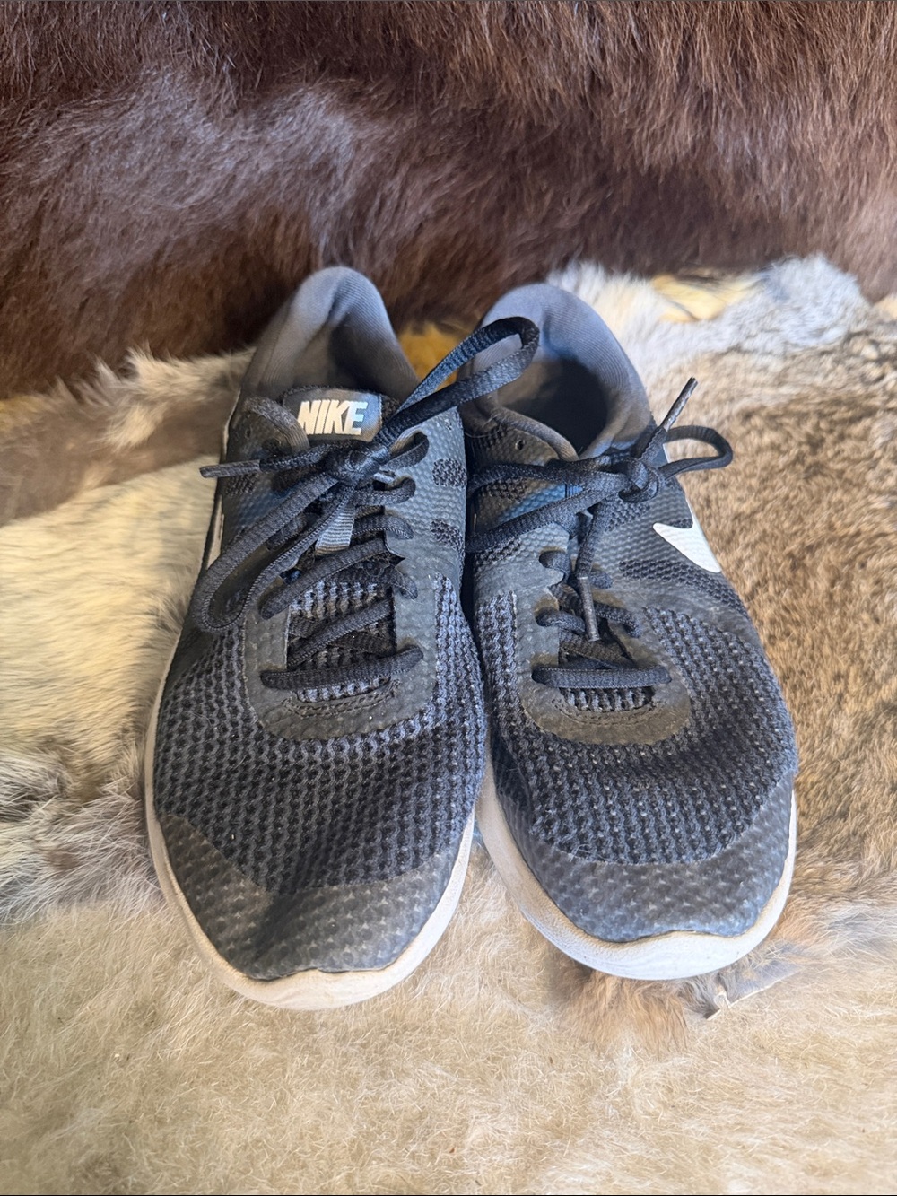 Nike Kids Black Mesh Lace-Up Sneakers 6 (850)